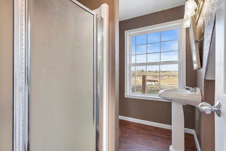 More Photos Of 10 W Sprague St, Echo Flex For Sale