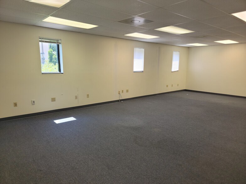 More Photos Of 694 Beverly Pike, Elkins Office For Lease