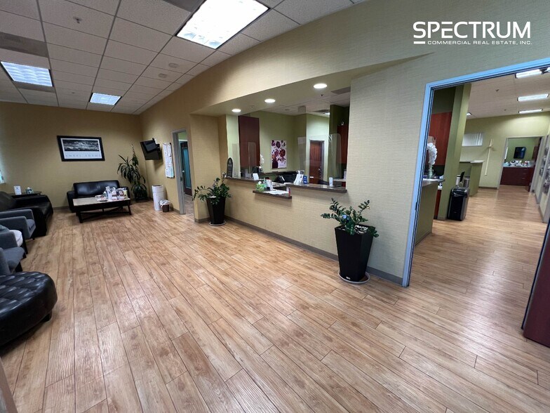 More Photos Of 21060 Centre Pointe Pky, Santa Clarita Medical For Lease
