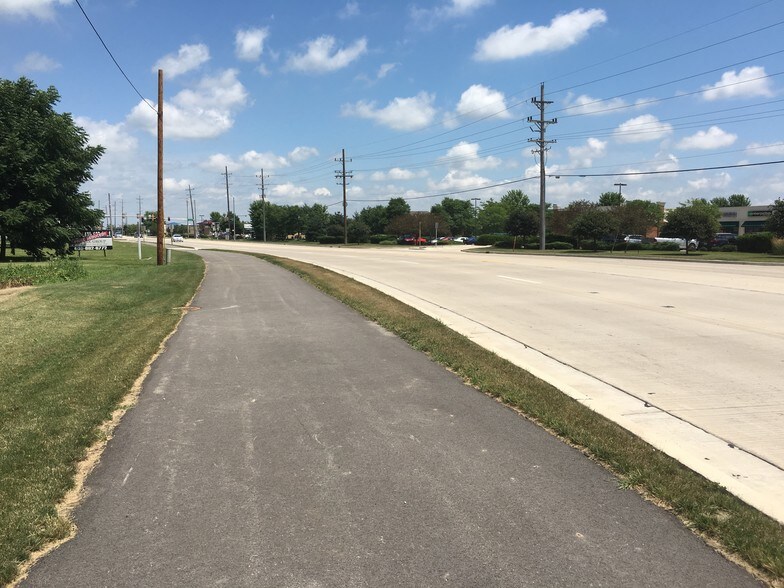 More Photos Of 901 N Bridge St, Yorkville Land For Sale