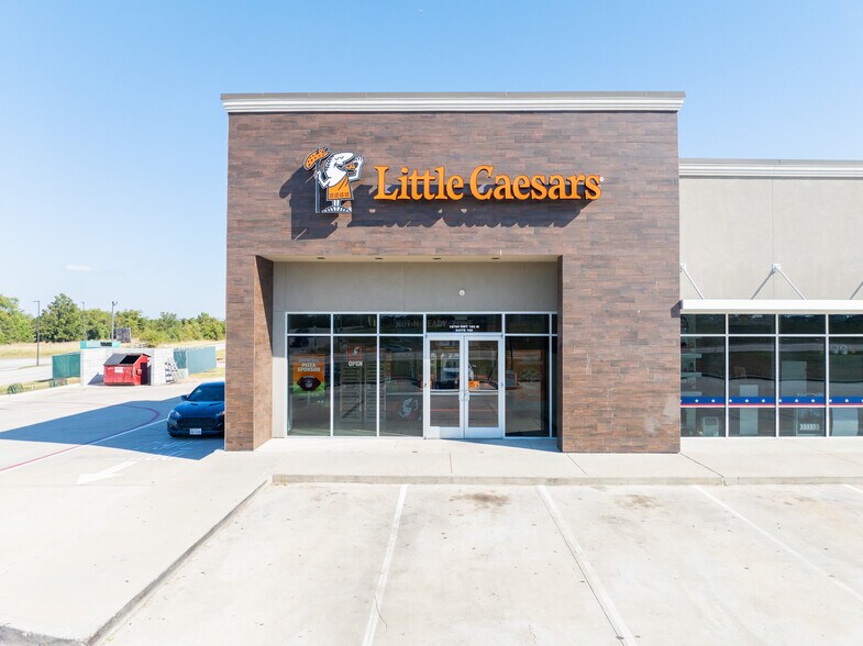 More Photos Of 19792-19794 Highway 105 W, Montgomery Storefront Retail Office For Lease