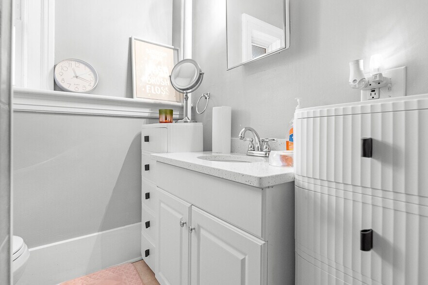 More Photos Of 203 Glamorgan St, Alliance Apartments For Sale