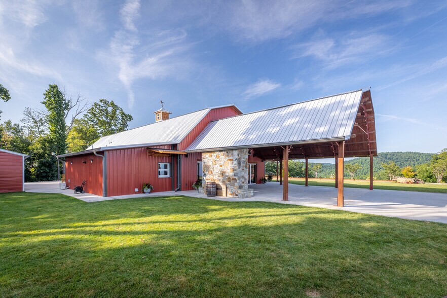 More Photos Of 6572 Burkemont Rd, Morganton Specialty For Sale