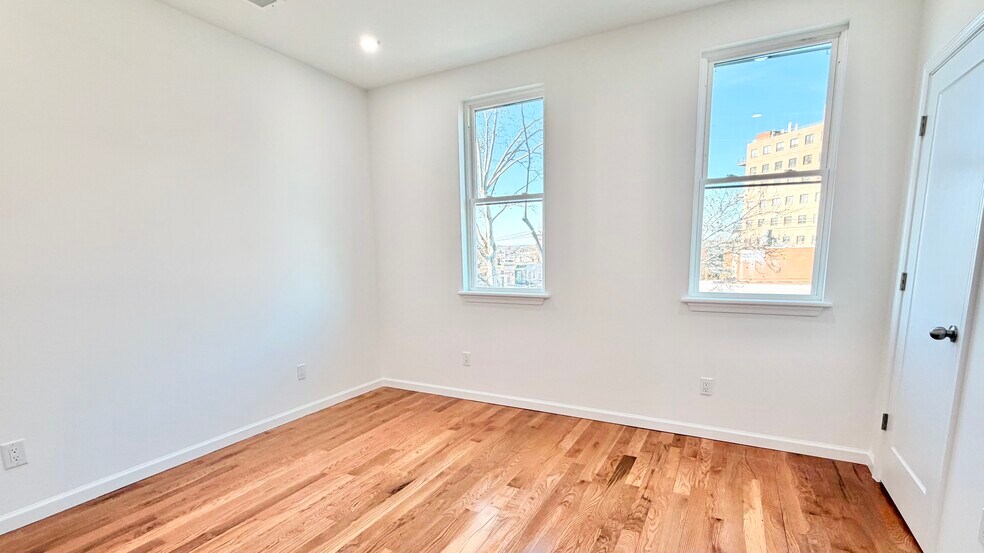 More Photos Of 5352 Cedar Ave, Philadelphia Apartments For Sale