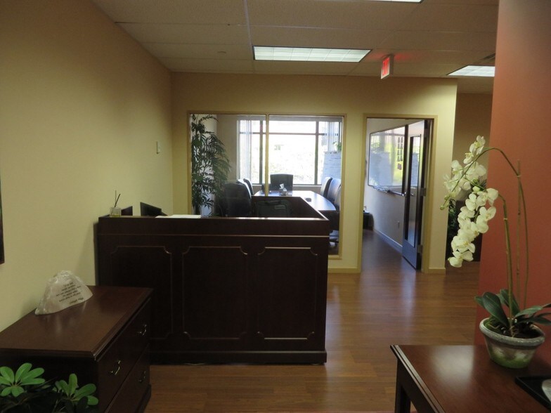 More Photos Of 92 E Main St, Somerville Office For Lease