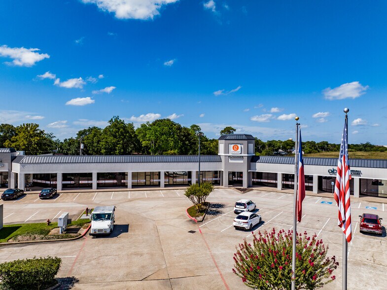 Primary Photo Of 2450 E Main St, League City Unknown For Lease