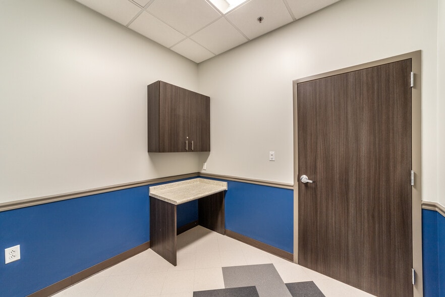 More Photos Of 250 E Basse Rd, San Antonio Medical For Lease