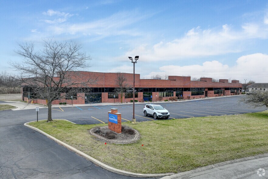 More Photos Of 251-397 W 84th Dr, Merrillville Flex For Lease