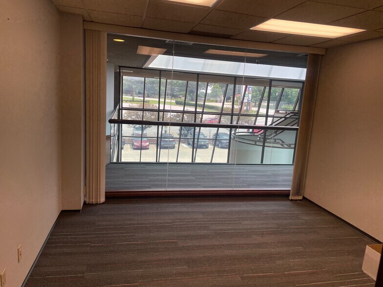 More Photos Of 2216 Dixie Hwy, Fort Mitchell Loft Creative Space For Lease