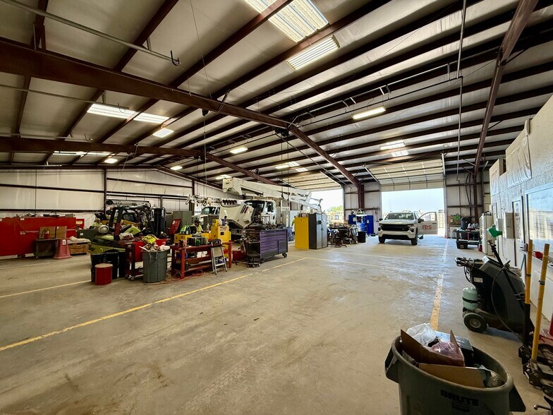 More Photos Of 5901 FM 920, Weatherford Warehouse For Sale