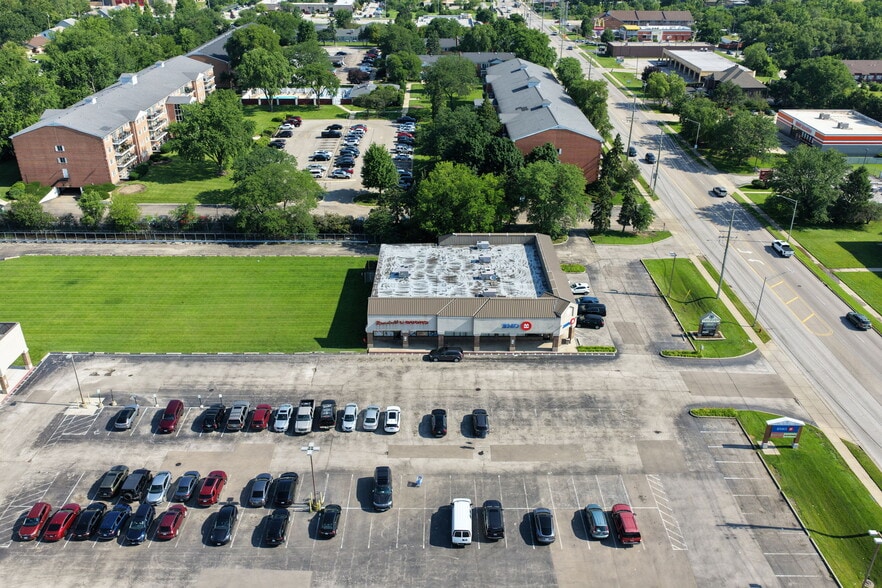 More Photos Of , Aurora General Retail For Sale