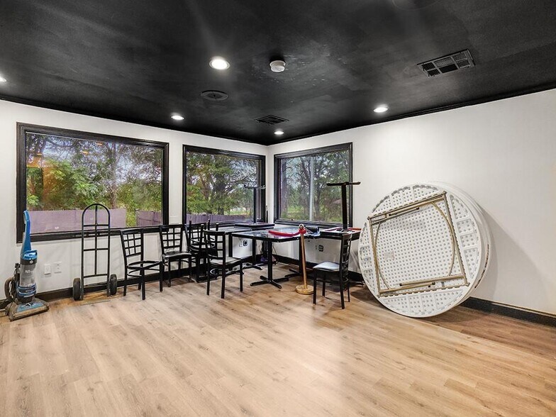 More Photos Of 2141 Flat Shoals Rd, Conyers Freestanding For Sale