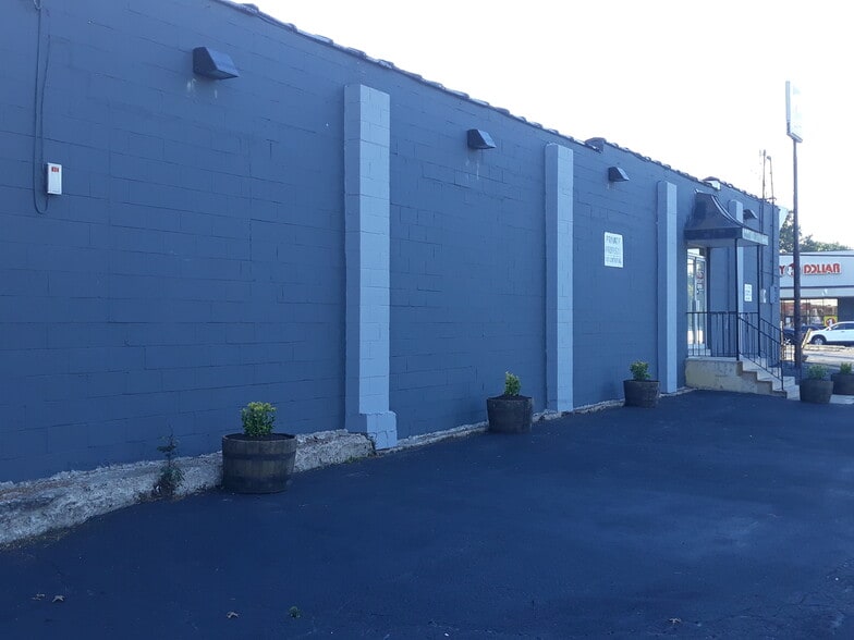 More Photos Of 834 Lemay Ferry Rd, Saint Louis Convenience Store For Lease