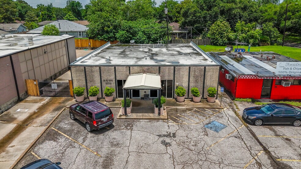 More Photos Of 2205 Clinton Dr, Galena Park Medical For Lease
