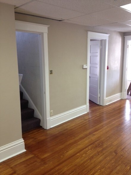 More Photos Of 639 S Washington St, Naperville Coworking Space
