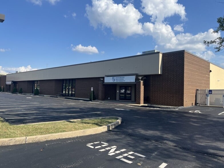 More Photos Of 1201 Hanley Industrial Ct, Brentwood Flex For Lease