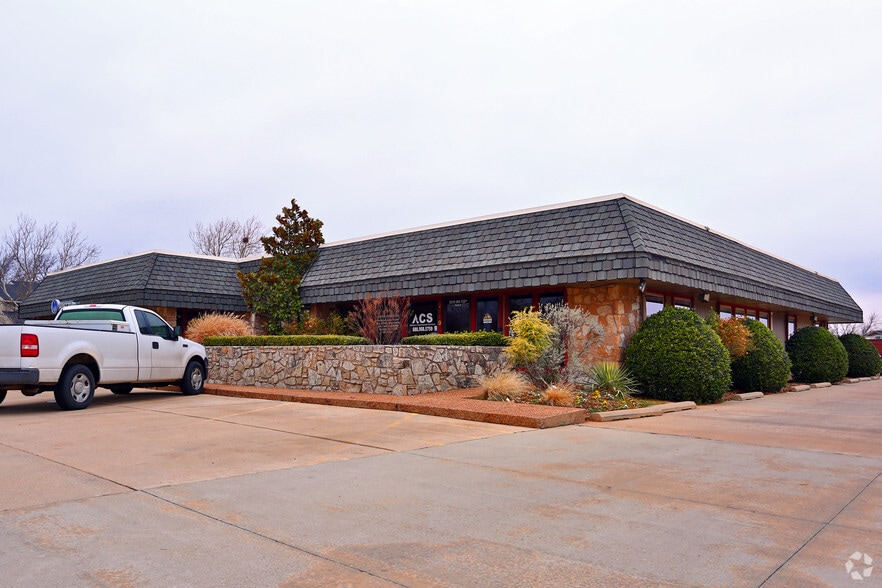 More Photos Of 2919-2927 NW 122nd St, Oklahoma City Office For Lease