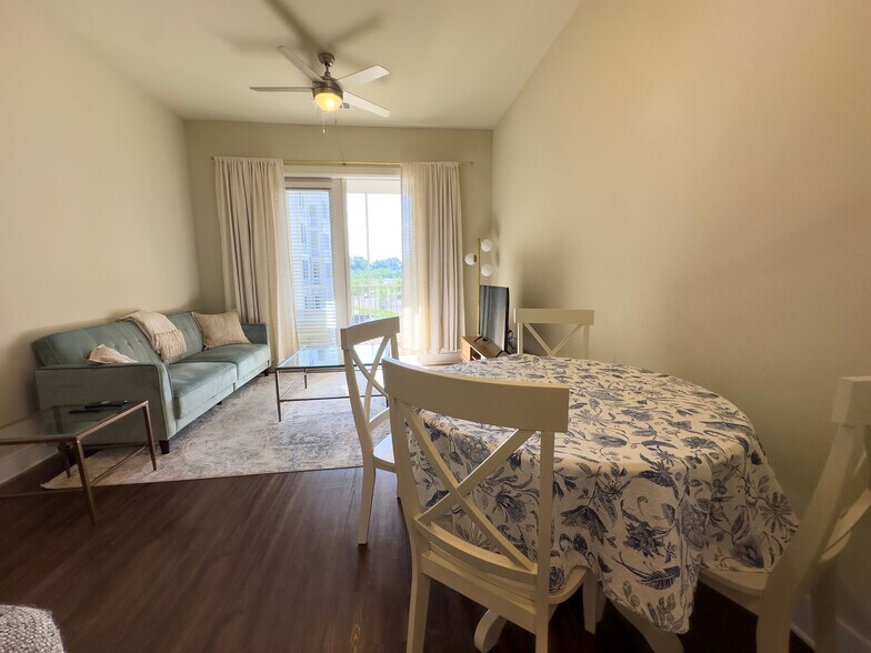 More Photos Of 2200 Carl D Silver Pky, Fredericksburg Apartments For Lease