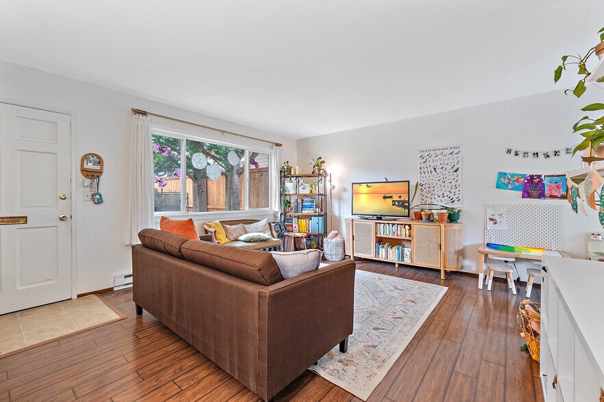 More Photos Of 806 SE Nehalem St, Portland Apartments For Sale