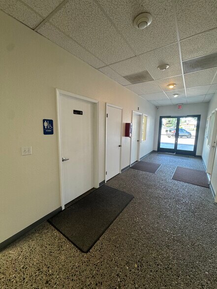 More Photos Of 2211 W Court St, Pasco Storefront Retail Office For Lease