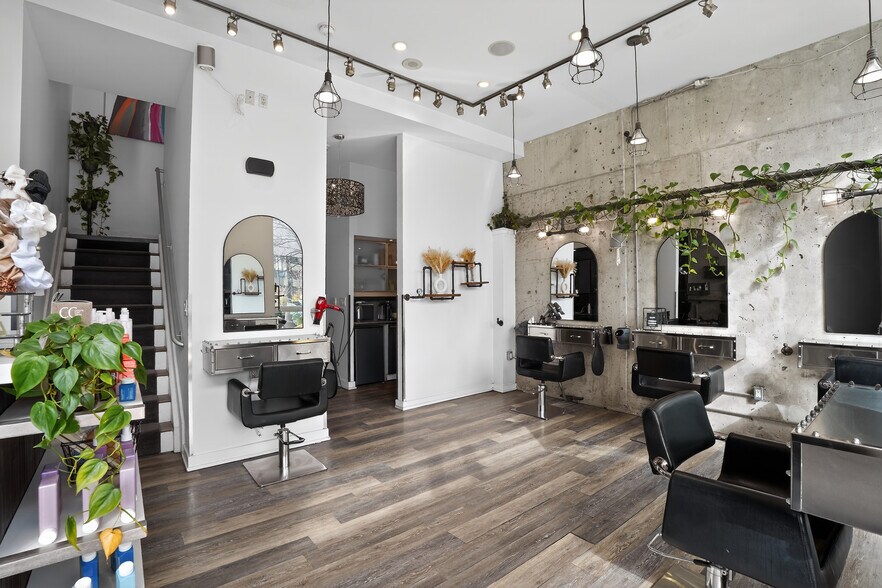 More Photos Of 8 Telegram Mews, Toronto Apartments For Sale