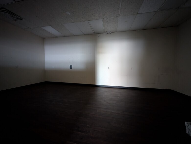 More Photos Of 203-207 SW C Ave, Lawton General Retail For Lease