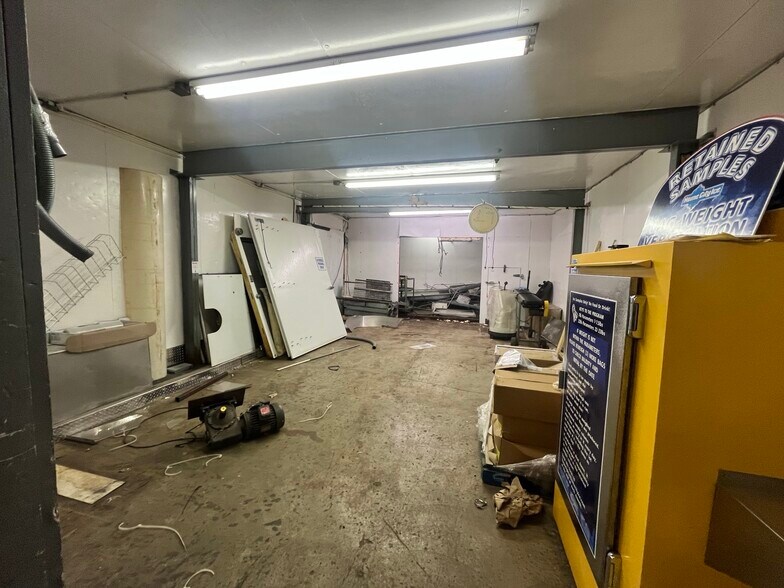 More Photos Of 2404 U St, Bedford Industrial For Sale