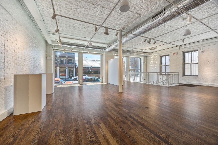 More Photos Of 1910 W North Ave, Chicago Storefront Retail Residential For Lease