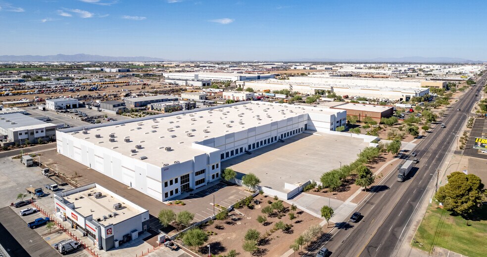 Primary Photo Of 2550 S 51st Ave, Phoenix Warehouse For Lease