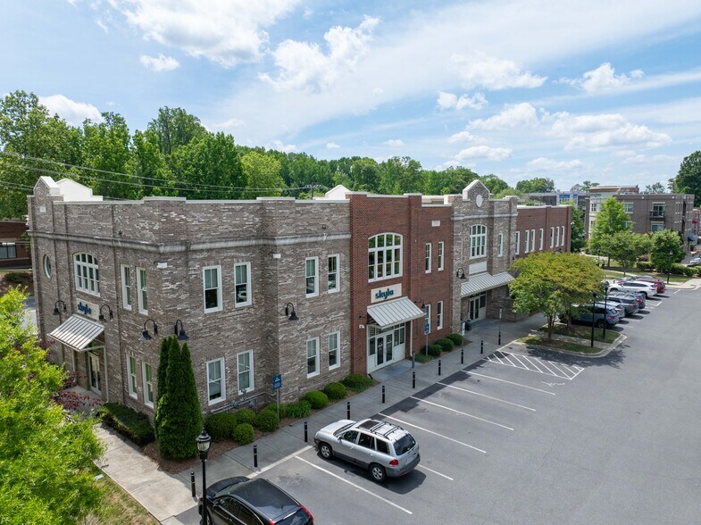 More Photos Of 435 N Trade St, Matthews Office For Sale