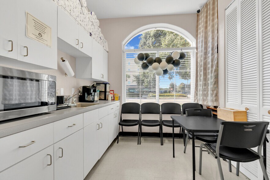 More Photos Of 901-911 N Central Ave, Kissimmee Medical For Lease
