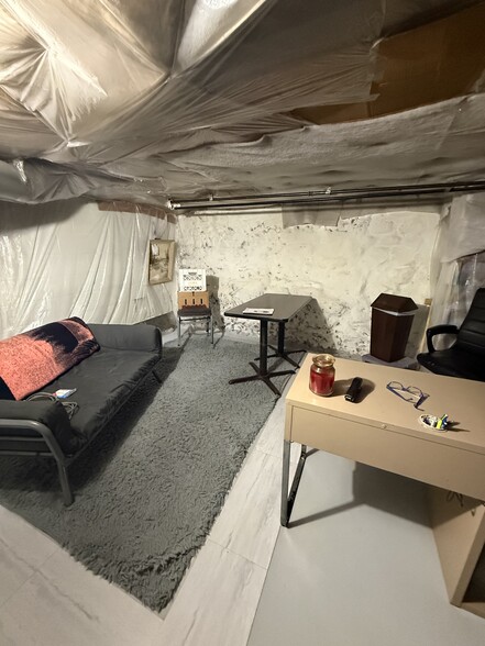 More Photos Of 108 E Bellevue St, Leslie Storefront For Sale