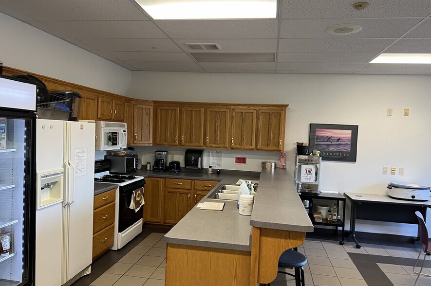 More Photos Of N2930 22 State Rd, Wautoma Office For Sale