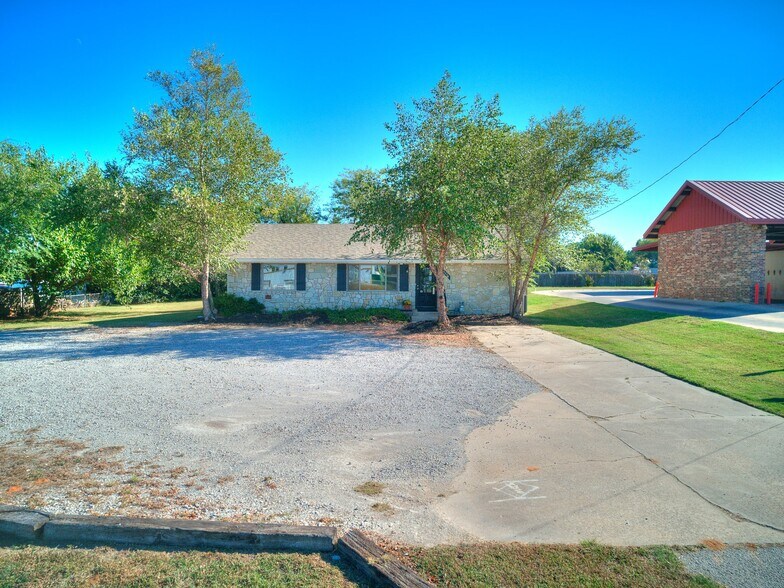 More Photos Of 16446 NE 23rd St, Choctaw Office Residential For Sale