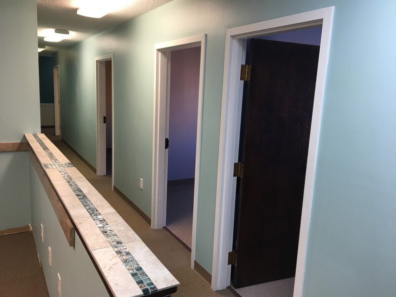 More Photos Of 1121-1125 SW Gage Blvd, Topeka Medical For Lease