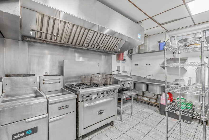 More Photos Of 4630 Umbria St, Philadelphia Apartments For Lease