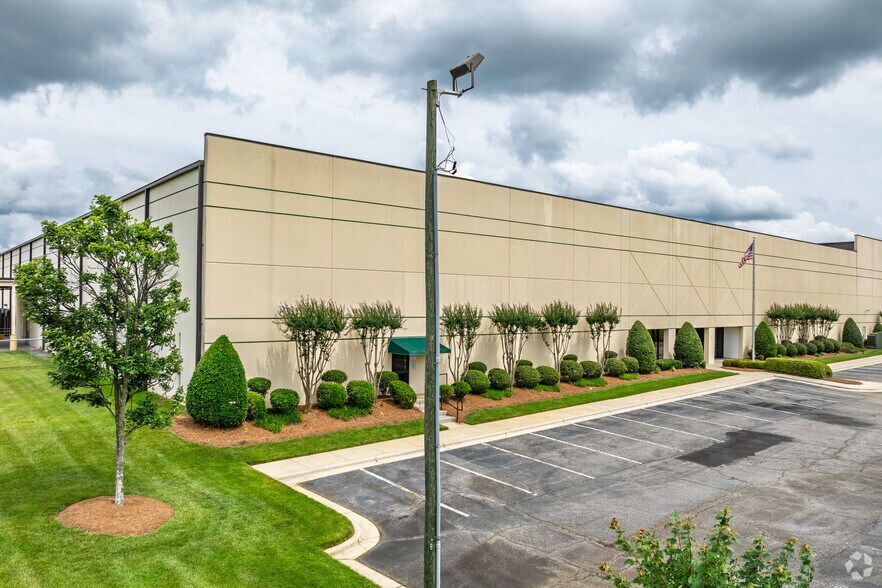 More Photos Of 210 N Pendleton St, High Point Manufacturing For Lease