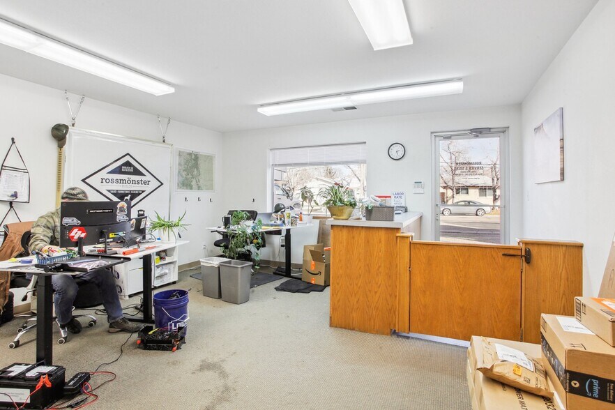 More Photos Of 711 S Bowen St, Longmont Warehouse For Lease