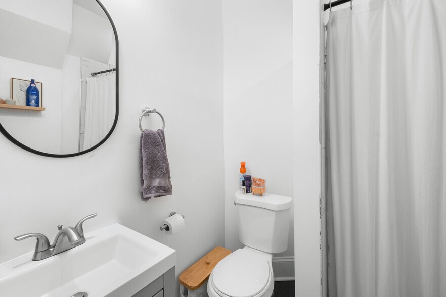 More Photos Of 1133 N Winchester Ave, Chicago Apartments For Sale