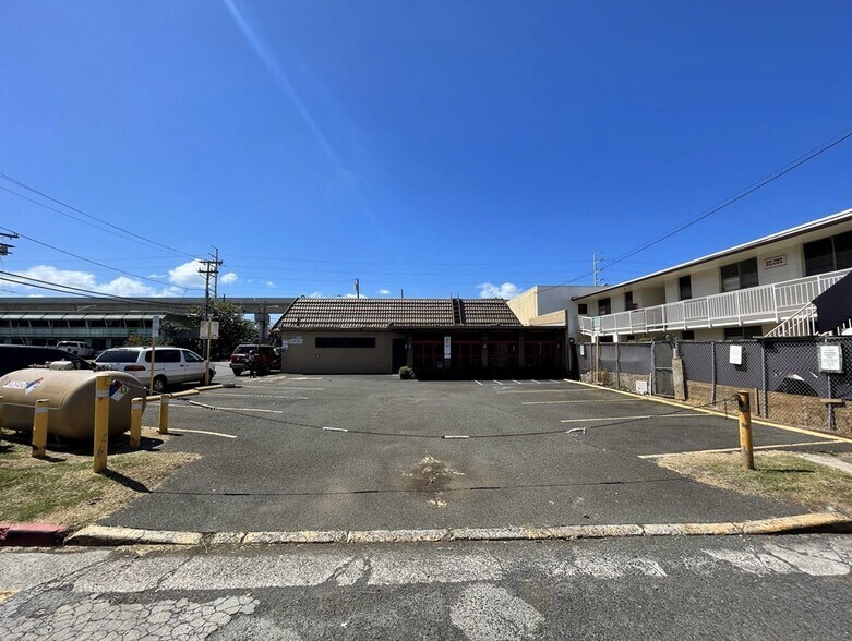 More Photos Of 98-048 Kamehameha Hwy, Aiea Land For Lease