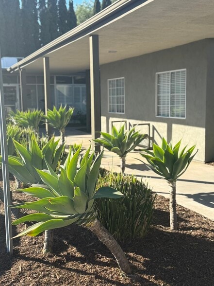 More Photos Of 1500 E Katella Ave, Orange Medical For Lease