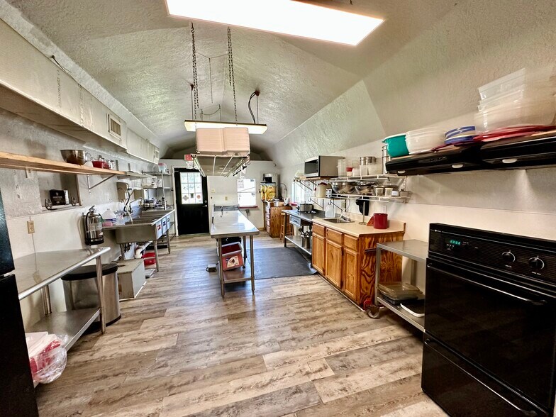 More Photos Of 5949 W Port Arthur Rd, Port Arthur Restaurant For Lease