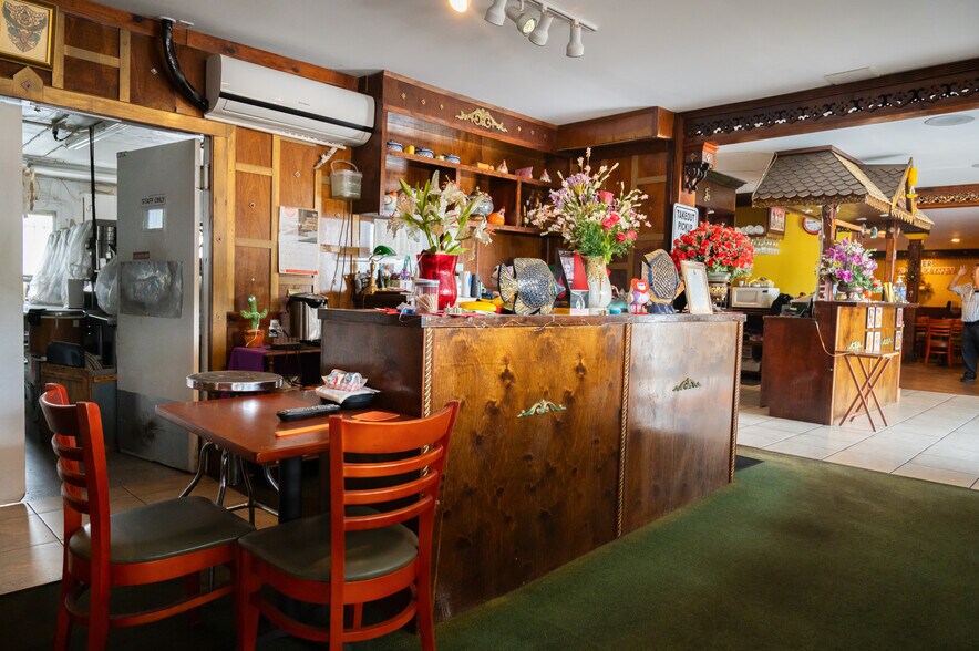 More Photos Of 3616 W Paxton Ave, Tampa Restaurant For Sale