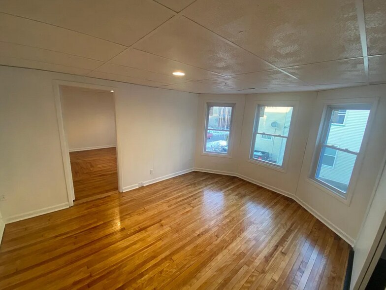 More Photos Of 139 Grand St, Worcester Storefront Retail Residential For Sale