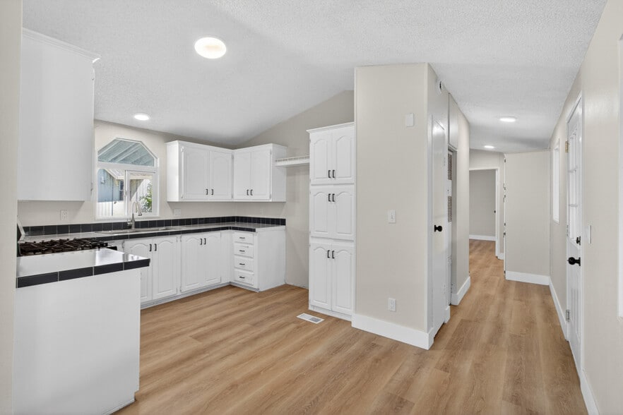More Photos Of 402 Colin Kelly Dr, Roseville Apartments For Sale