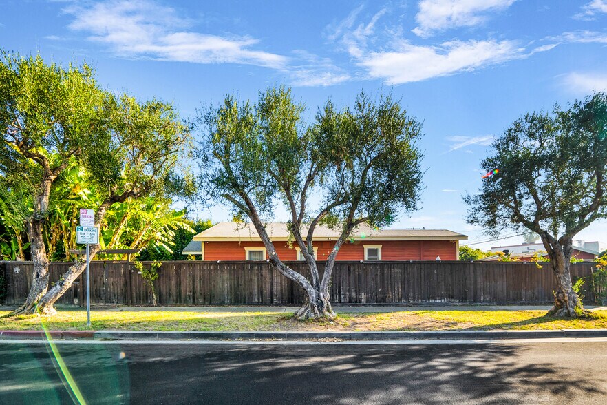 More Photos Of 2200 Wellesley Ave, Los Angeles Land For Sale