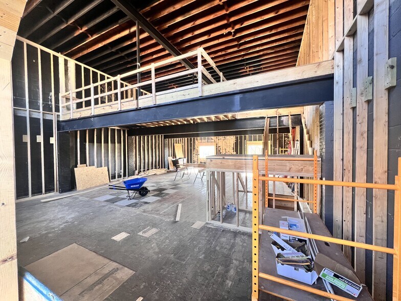 More Photos Of 114 Public Sq, Clarksville Storefront For Lease