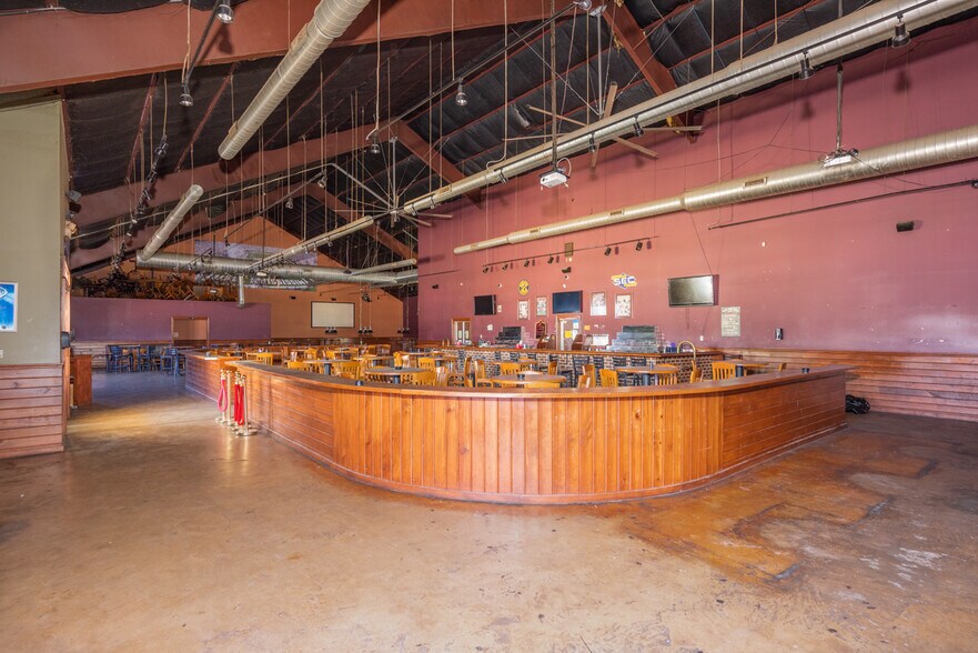 More Photos Of 888 St. Andrews Ln, Starkville Restaurant For Sale