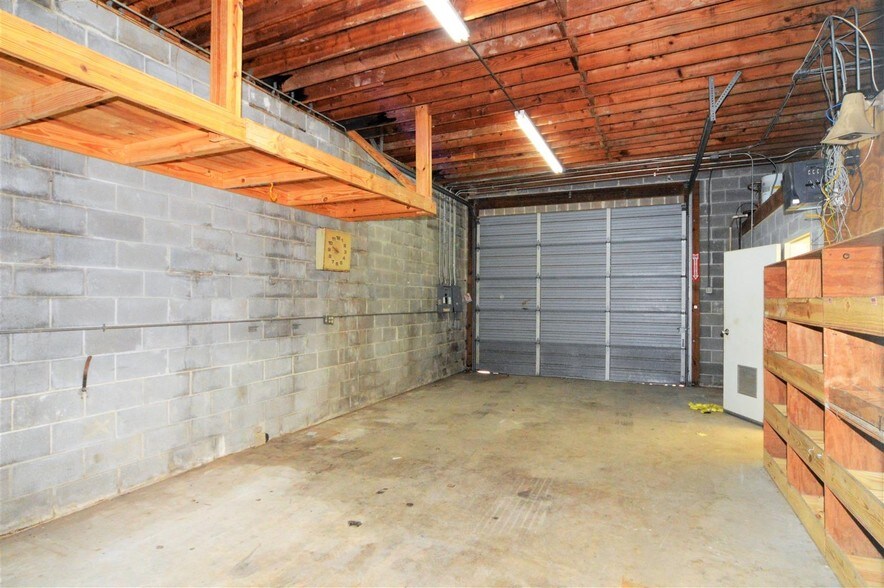 More Photos Of 4909 W Pasadena Blvd, Deer Park Office For Sale