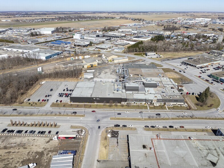 Primary Photo Of 2700 Boul Casavant O, Saint-hyacinthe Warehouse For Sale